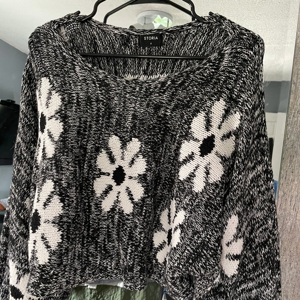 Cropped Flower Sweater
